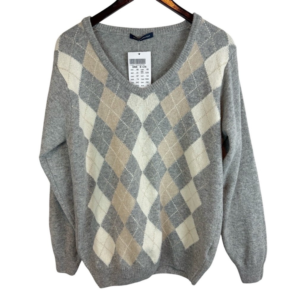 Brandy Melville Gray Argyle V-Neck Sweater